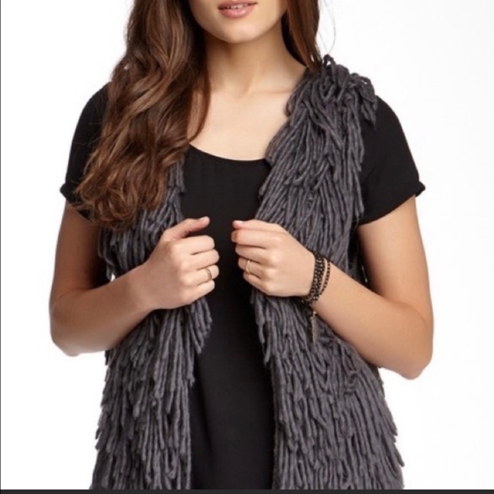 Blu pepper grey shaggy vest! Large!